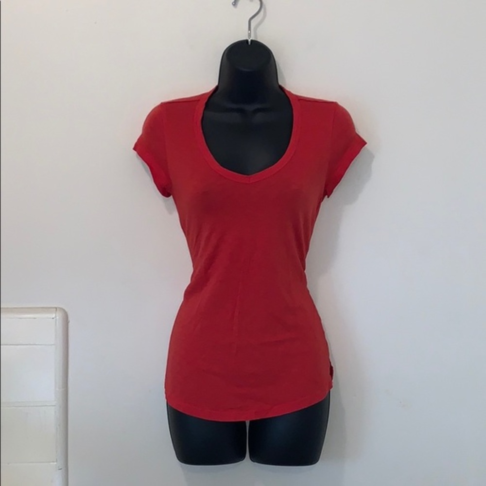 ❤️Women’s Paraphrase XS Classic Red V-Neck Tee❤️